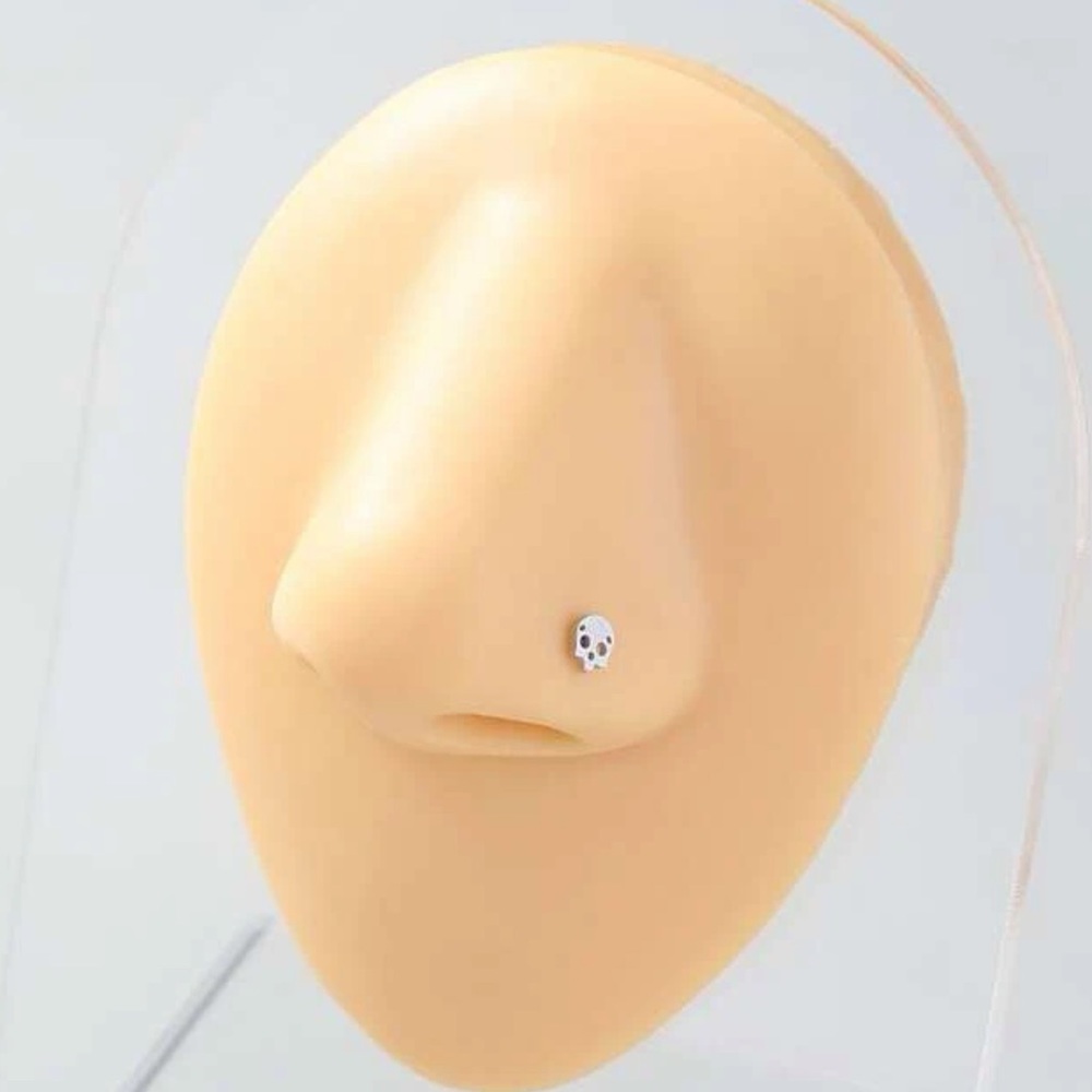 Skull nose ring